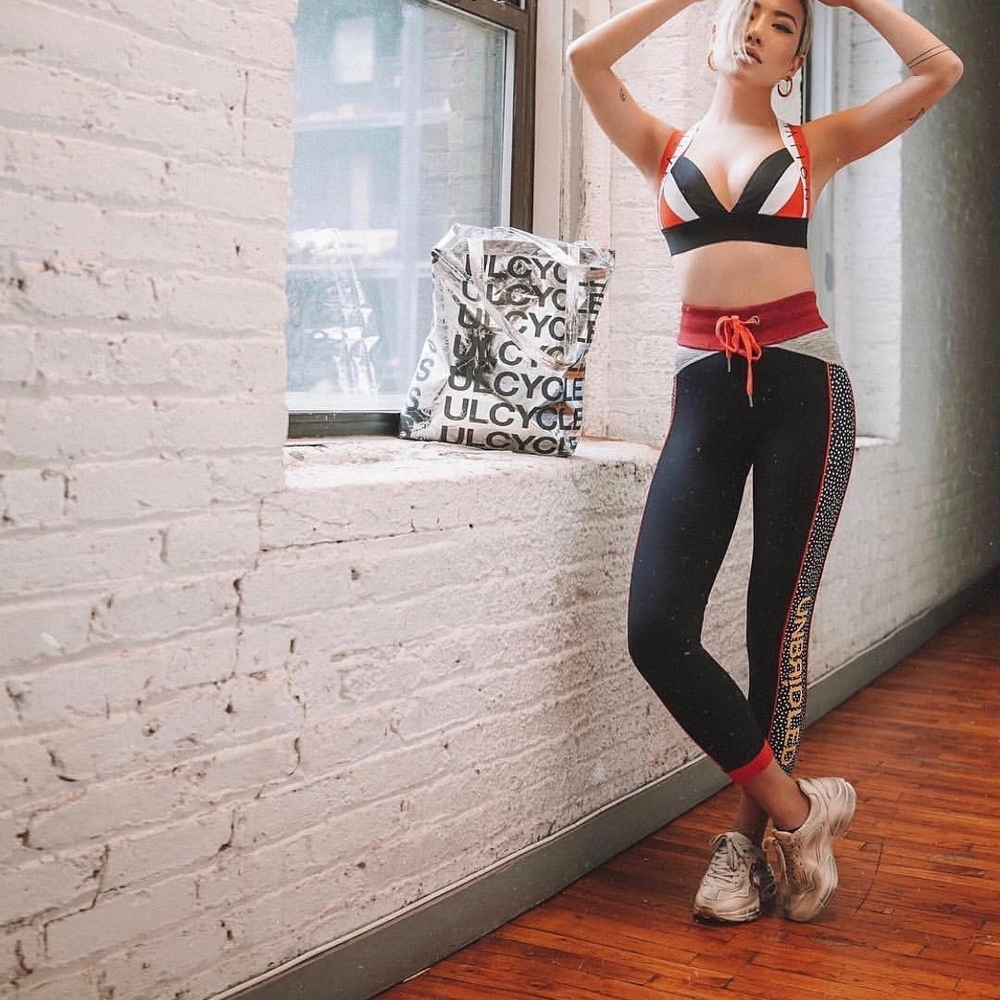 Unbridled Onyx Logo Capris Legging Black/Red Size Large